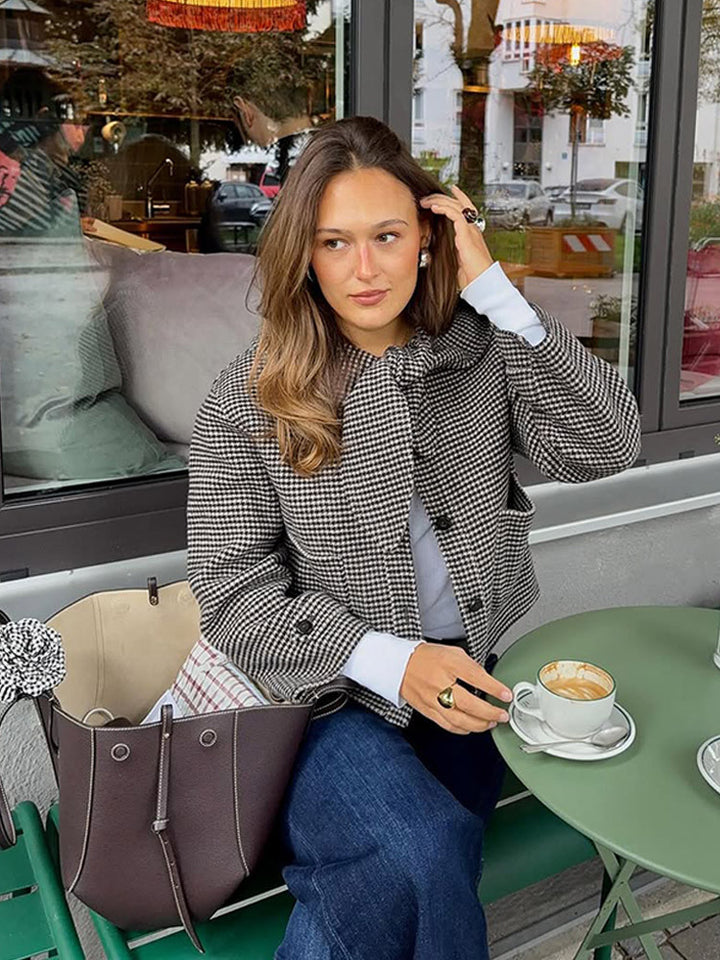 Women’s short jacket in houndstooth pattern with bow collar Amarae