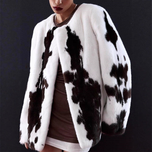 Women's short coat made of faux fur with boxy silhouette and cow print pattern Amarae
