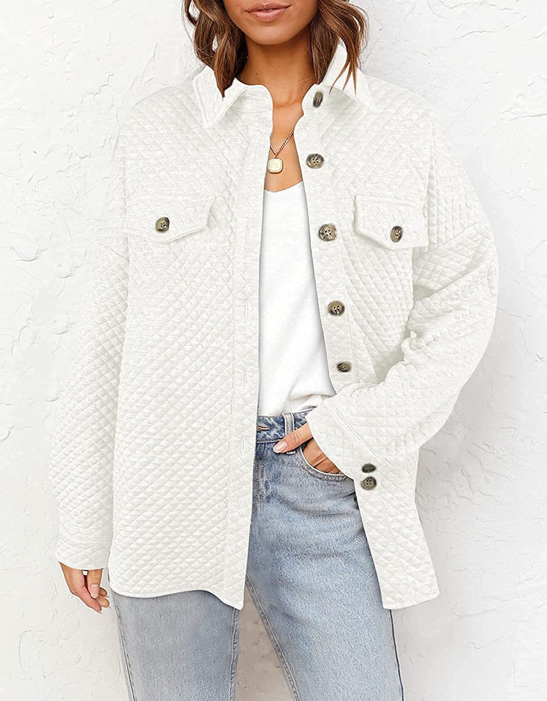 Casual quilted jacket for women with practical pockets and stylish buttons Lune London