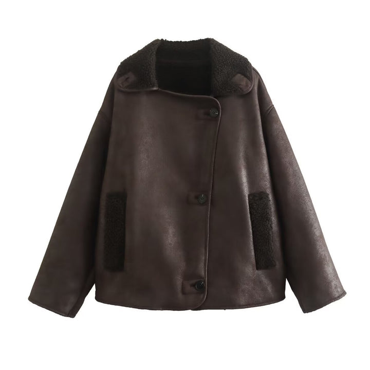 Faux fur jacket for women with an elegant collar and practical pockets Lune London