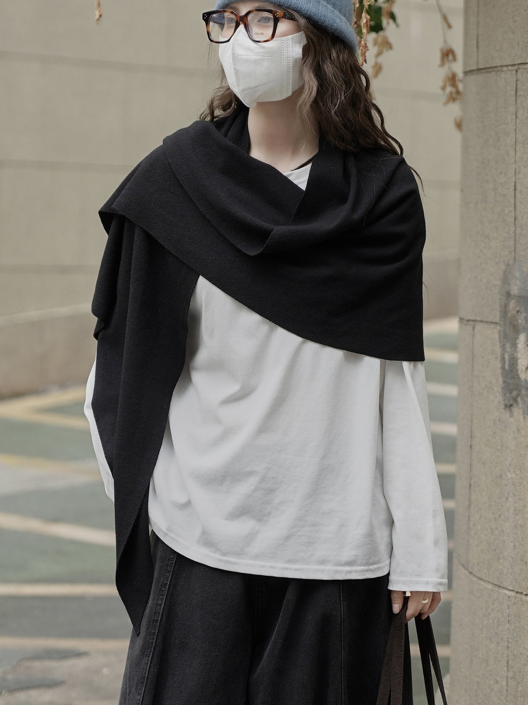 Womens Loose Long Sleeve Poplin Shirt with Concealed Button Placket and Extended Back