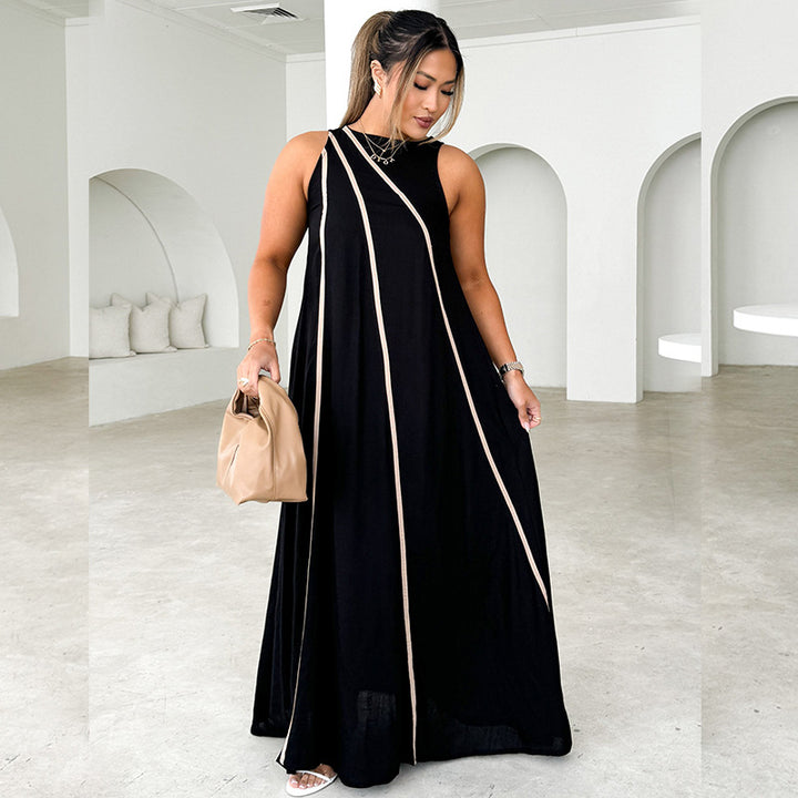 Maxi dress for women with an asymmetrical cut and elegant lacing Chic & Stil