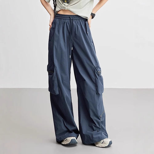 Functional cargo pants for women with elastic waist and practical zip pockets Amarae