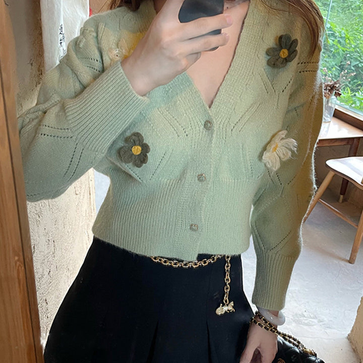 Cardigan pour femmes avec design floral et coupe décontractée Chic & Stil