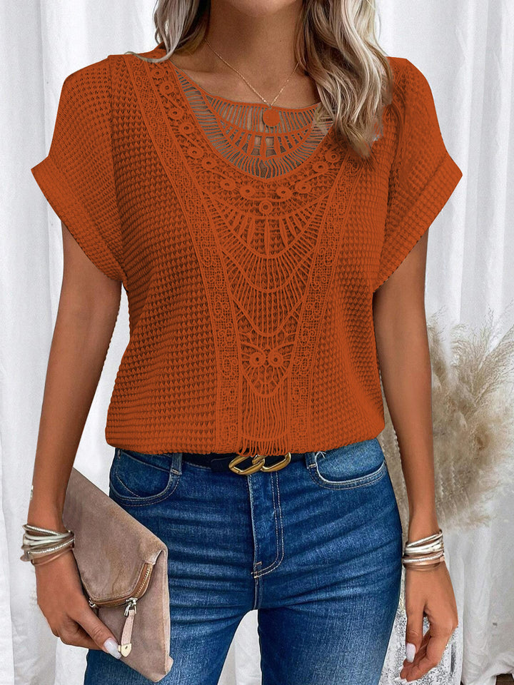 Top à encolure croisée pour dames avec un motif en crochet raffiné Lune London