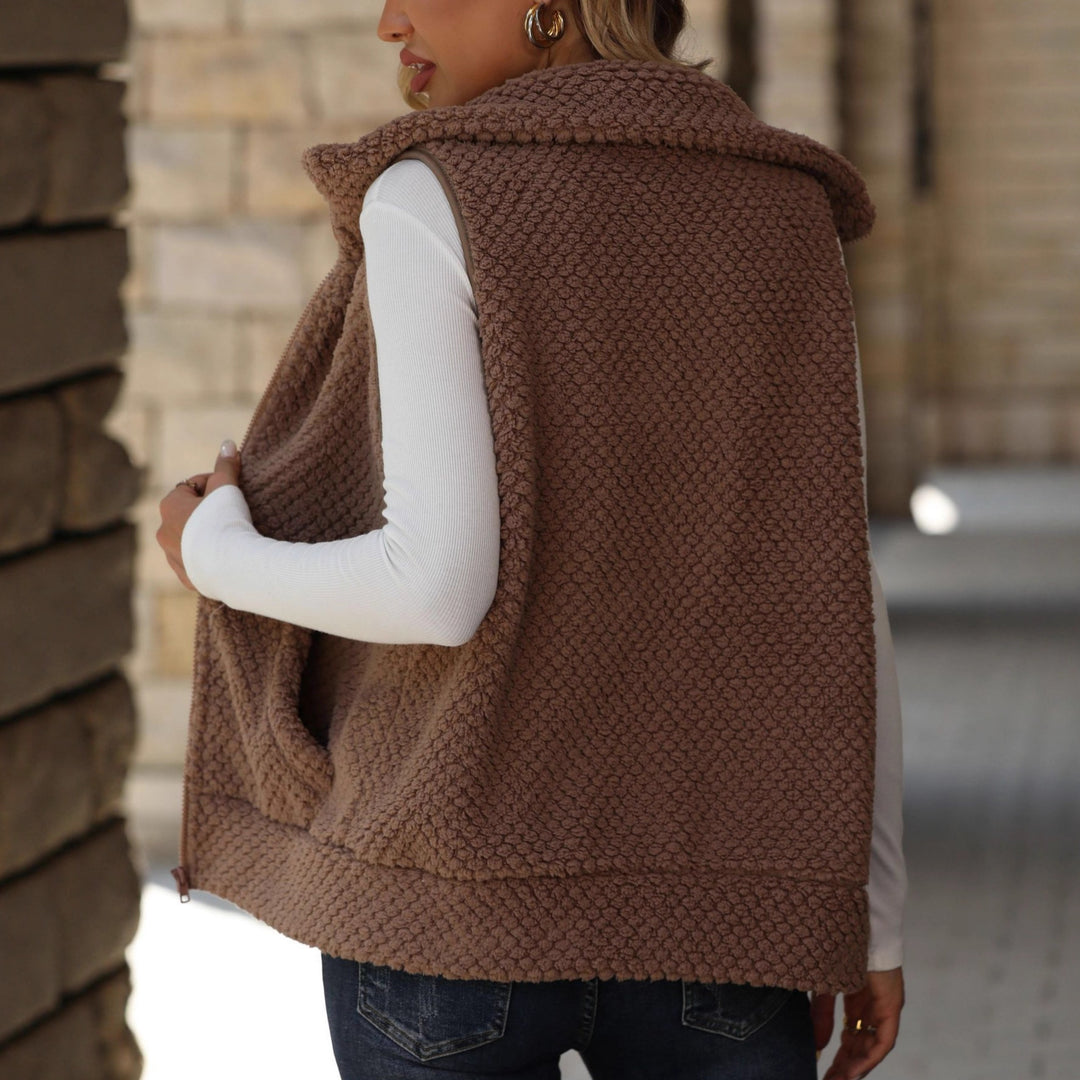 Fleece vest for women with practical pockets and chic collar Lune London