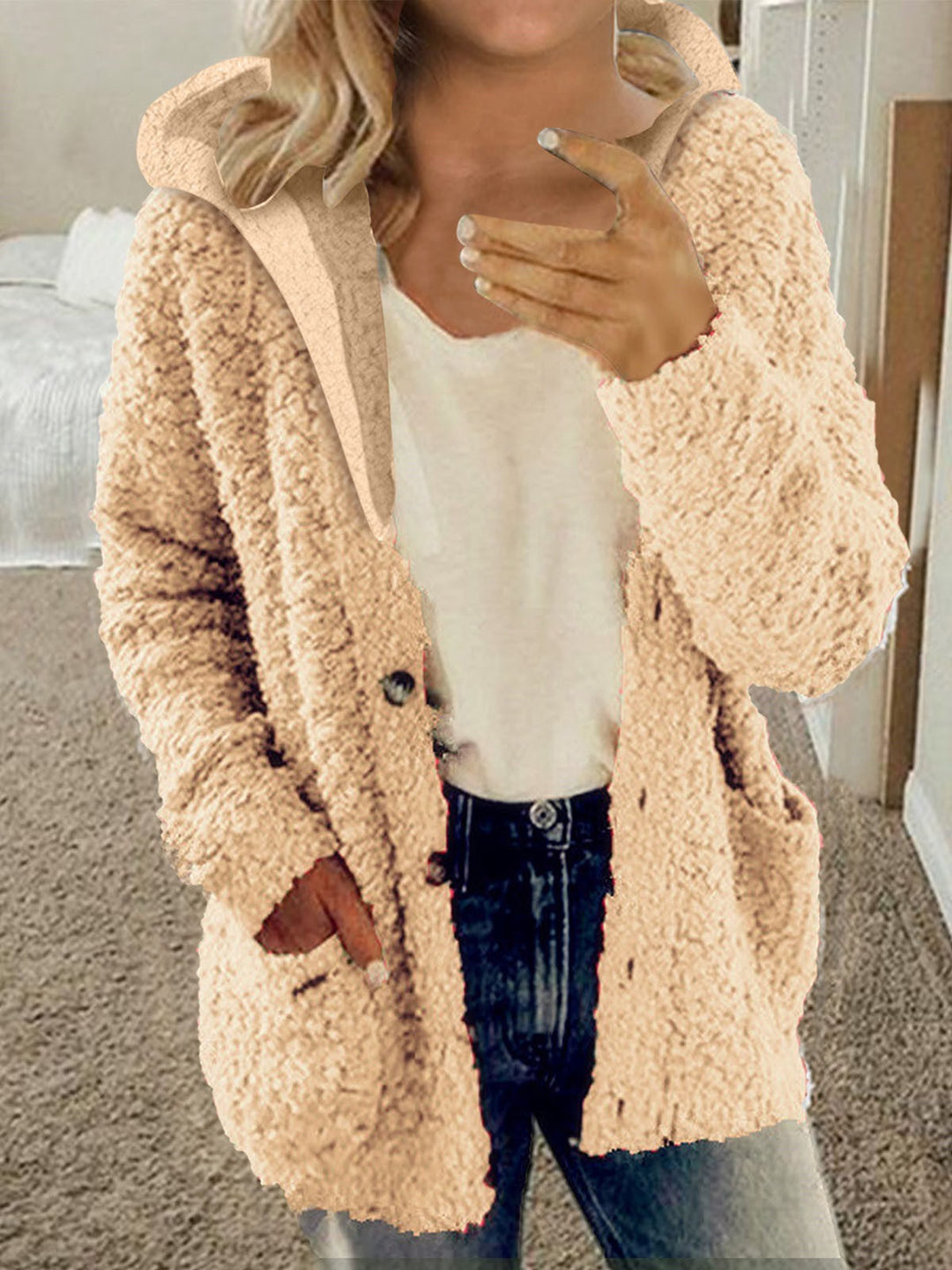 Ladies cozy fleece jacket with hood and practical pockets Lune London