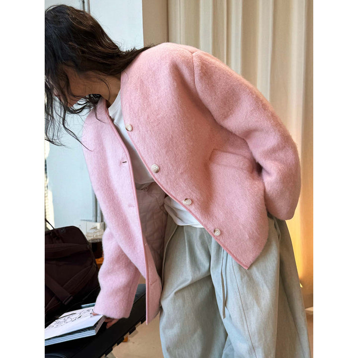 Women’s short jacket made of fluffy wool blend with boxy silhouette and button closure Amarae