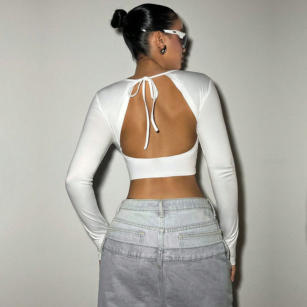 Haut à manches longues cropped pour femmes avec décolleté en V profond et boucle décorative Chic & Stil