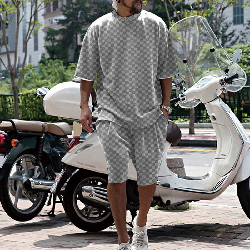Comfortable summer outfit for men with oversized T-shirt and shorts Lune London