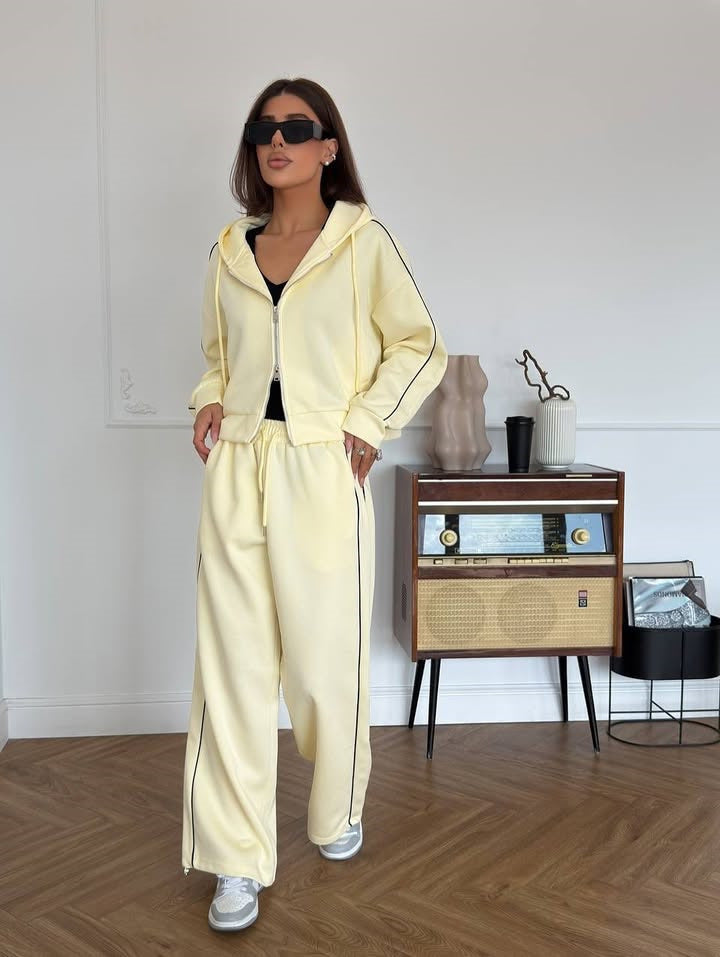 Women's casual tracksuit with cropped hoodie and loose joggers Lune London