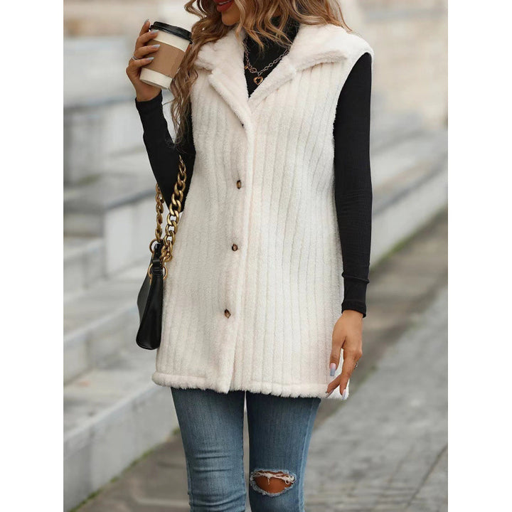 Elegant and comfortable ladies teddy jacket with button placket Lune London