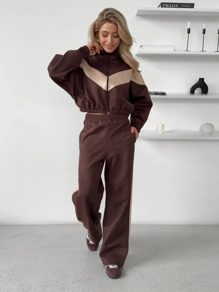 Lady Relaxed-Fit sports outfit with hood and elastic waist Lune London