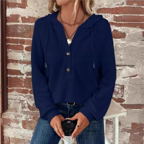 Casual hoodie for women with button details and structured fabric Lune London