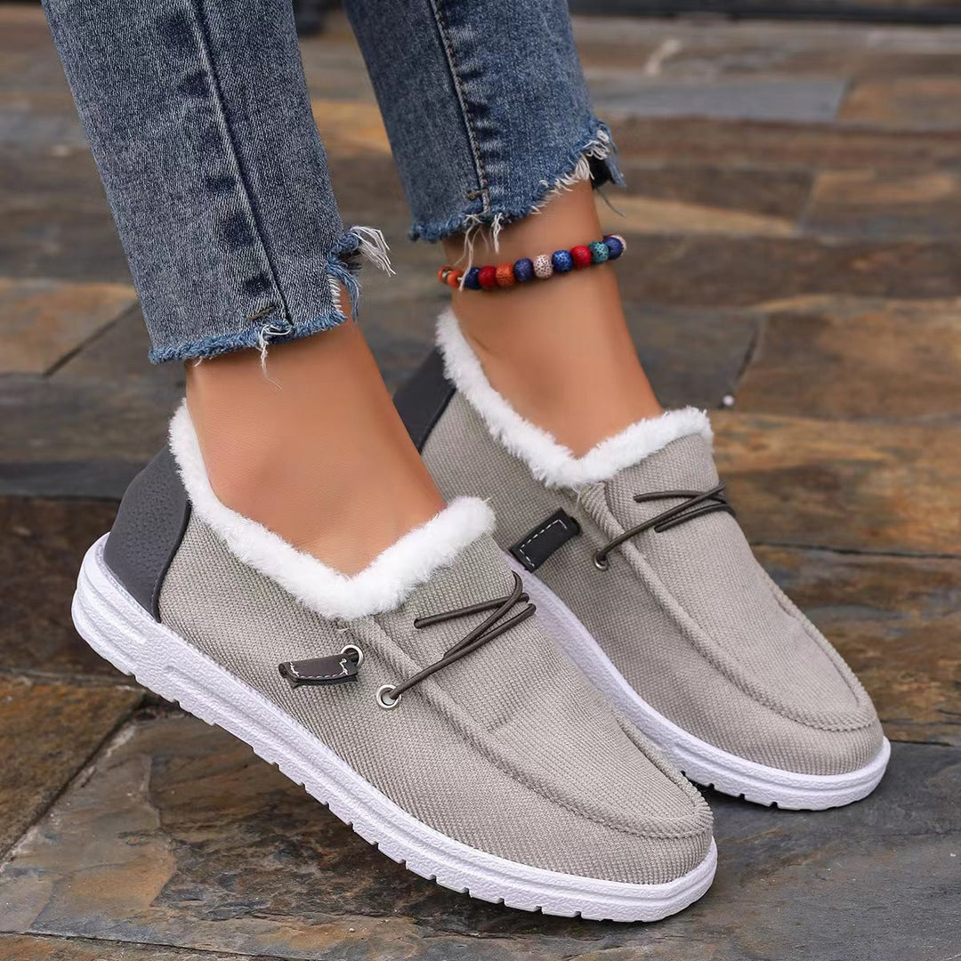 Women's Warm and Comfortable Slippers with Lining and Non-Slip Sole Lune London