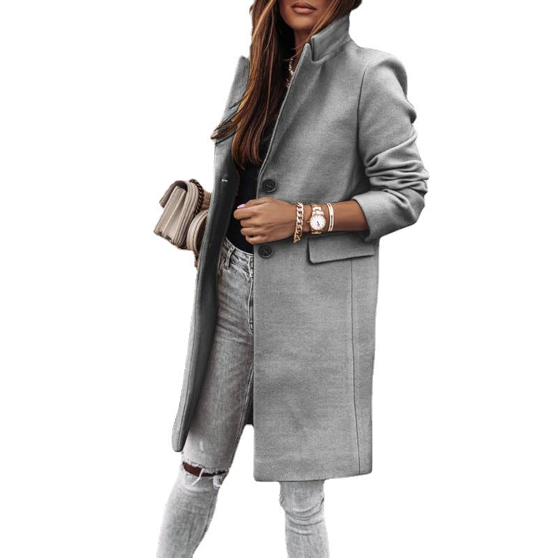 Ladies Elegant Wool Coat with Stylish Lapels and Practical Pockets Amarae