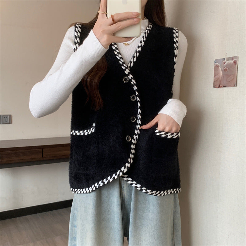 Women's vest with braided accents and button details Lune London