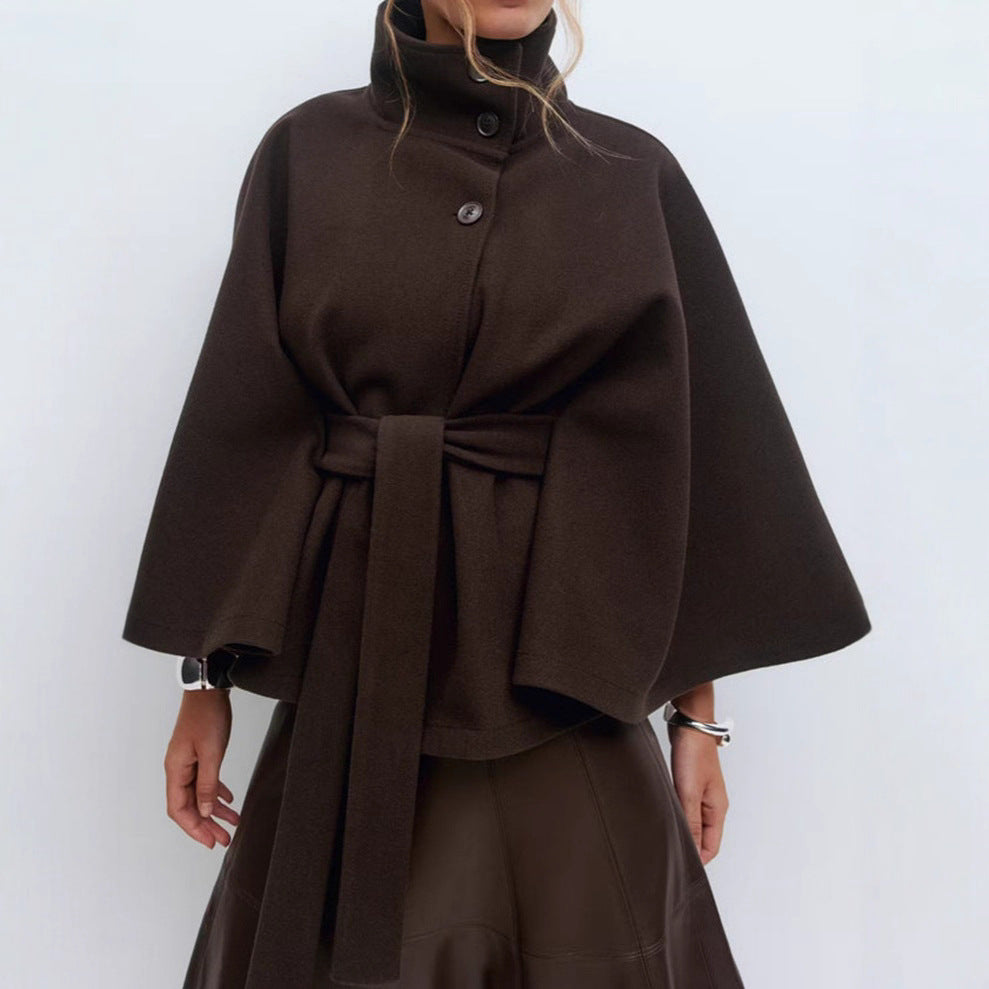 Veste enveloppante tendance surdimensionnée pour femmes avec col haut et ceinture Chic & Stil