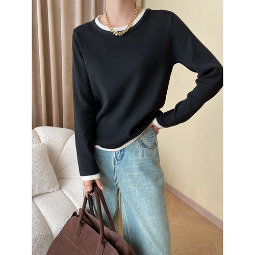 Women's fashionable sweater with fine contrast details Chic & Stil