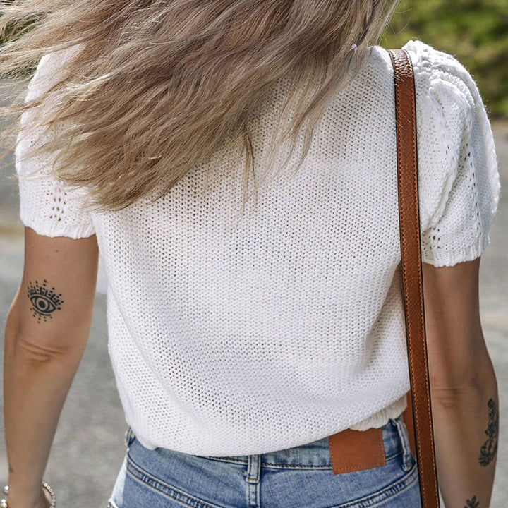 Top en tricot pour femmes avec une structure en dentelle aérée et des manches courtes Chic & Stil