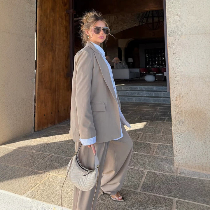 Women Three-Piece Tailoring Set with Corset Top, Oversized Blazer and Pleated Wide-Leg Pants Amarae