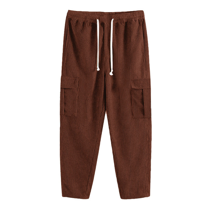 Comfortable cargo sweatpants for men with elastic waistband and side pockets Lune London