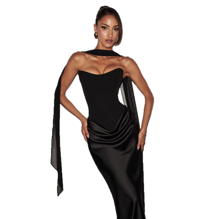 Women's evening dress with off-shoulder design and elegant slit Lune London