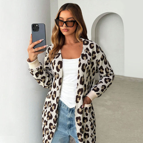 Women's cardigan with leopard print and practical pockets Chic & Stil