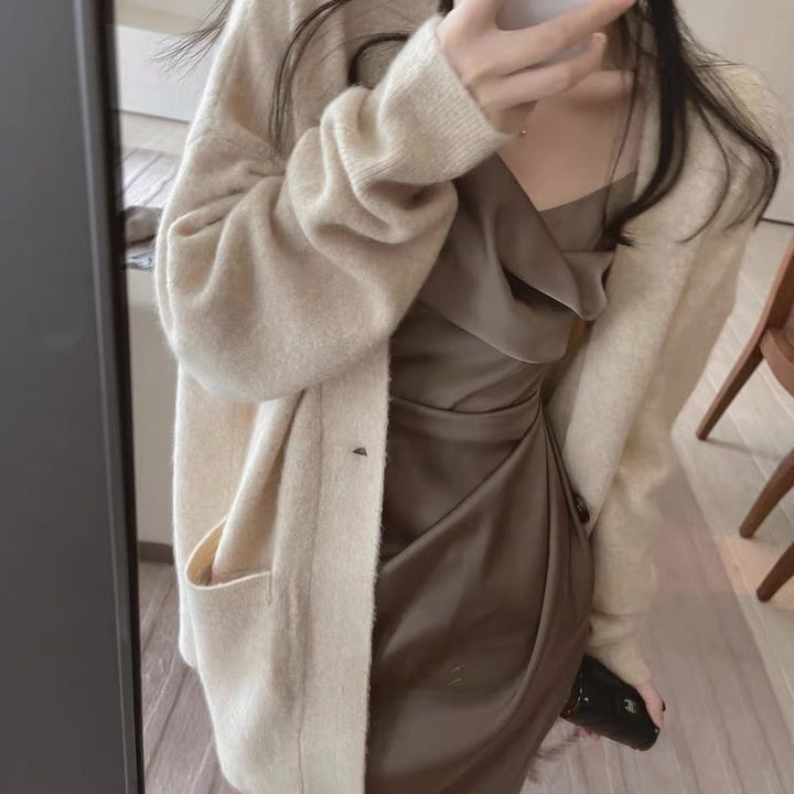 Cardigan femme confortable avec grandes poches et fermeture à boutons continue Chic & Stil
