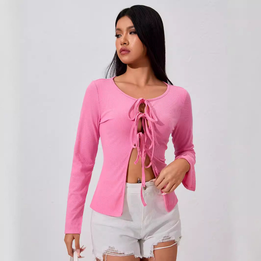 Top féminin à manches longues avec un design lacer amusant Chic & Stil