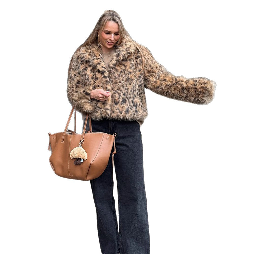 Women Short Faux Fur Jacket in Leopard Pattern with Boxy Silhouette and Wide Collar Amarae