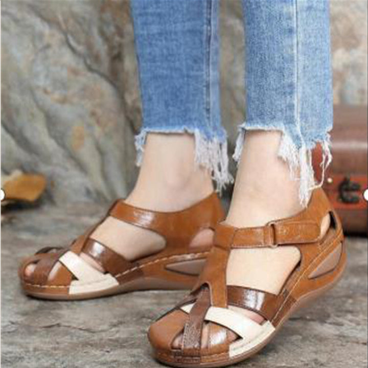Strappy sandals for women with comfort sole technology Lune London