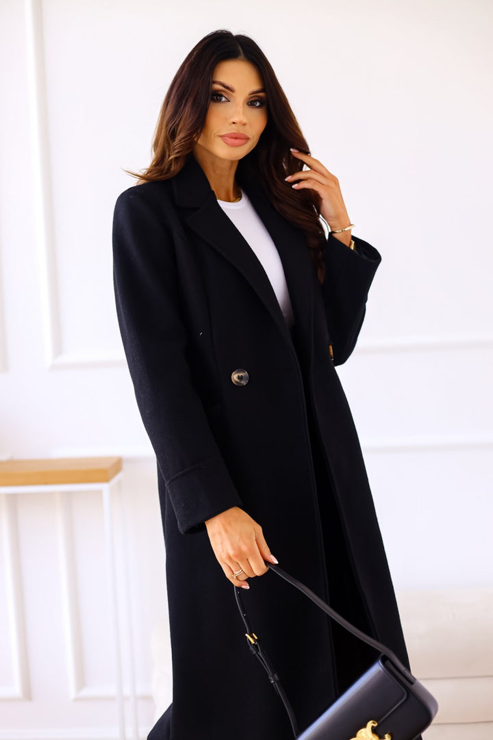 Timeless wool coat for women with an elegant lapel and practical pockets Lune London