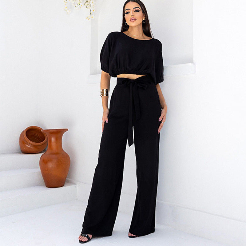 Ladies trendy and elegant two-piece outfit with loose fit Lune London