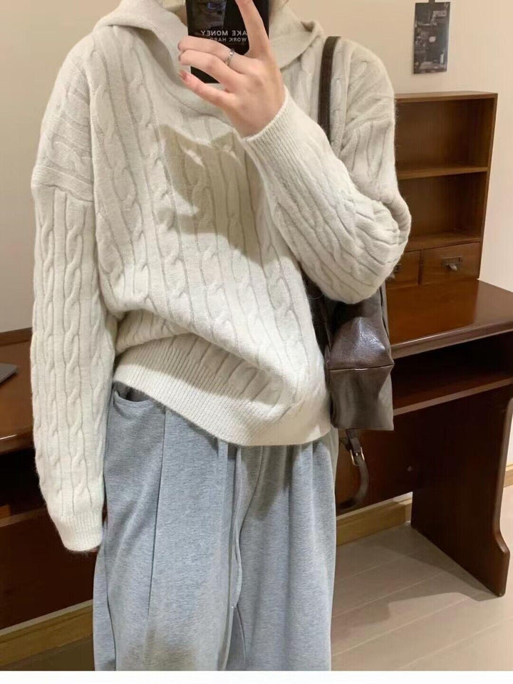 Pull en tricot épais pour femmes avec capuche et détails en côtes texturées Chic & Stil