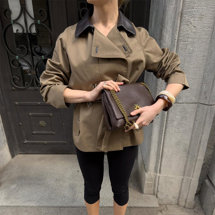 Women's short trench coat with tailored silhouette, tie belt and contrast collar Amarae
