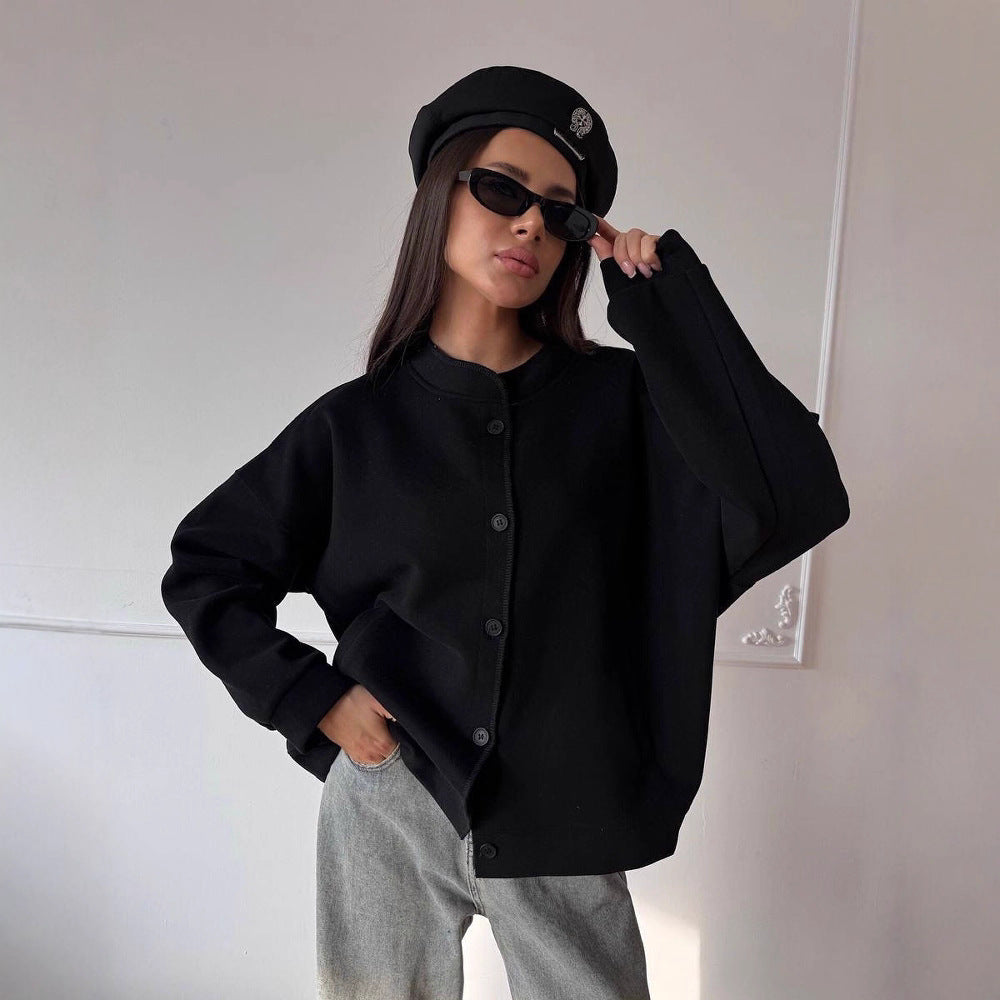 Casual oversized hoodie jacket for women with practical pockets and chic buttoning Style