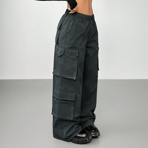 Pantalons larges cargo pour femmes avec taille élastique et poches pratiques Chic & Stil