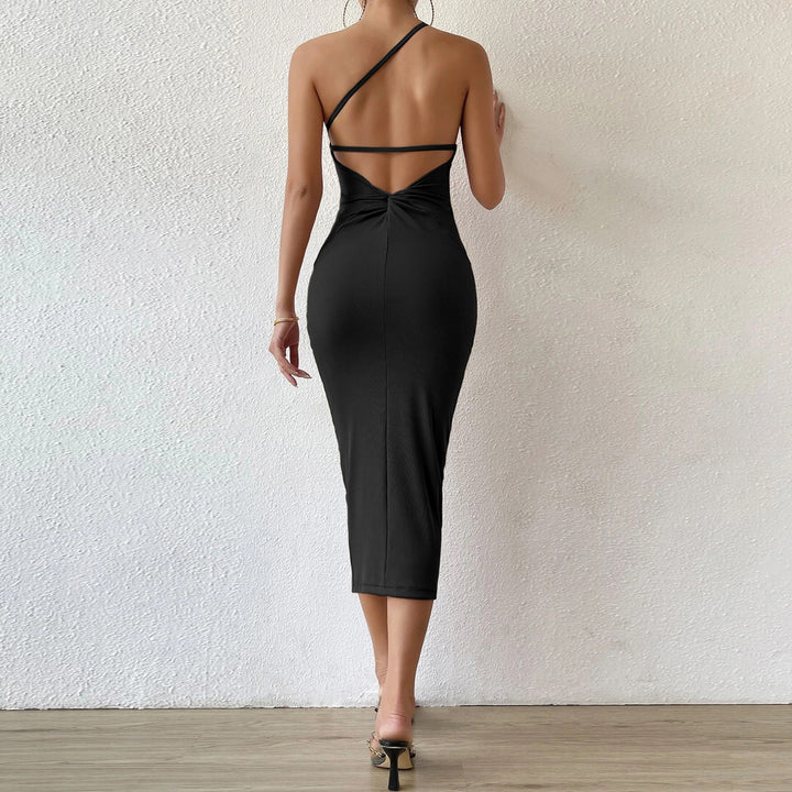 Robe midi féminine ajustée avec design asymétrique Chic & Stil