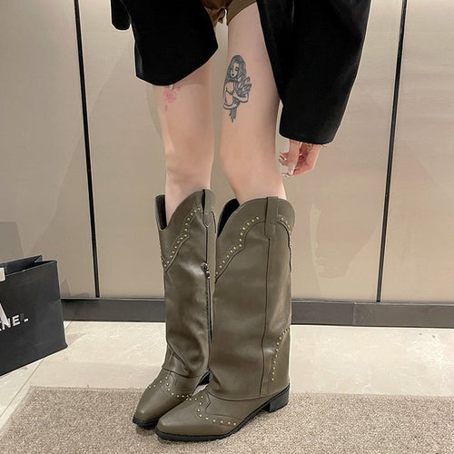 Women's cowboy boots with decorative studs and a comfortable block heel Amarae