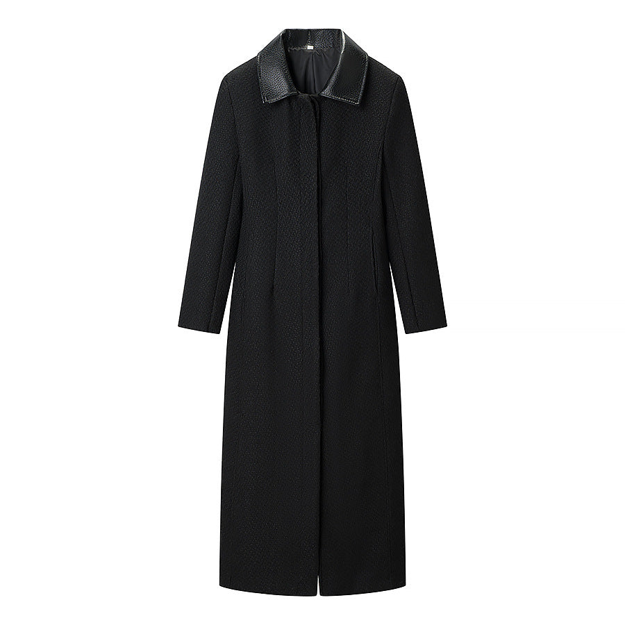 Ladies Tailored Long Coat with Contrasting Shirt Collar and Figure-Shaping Cut Amarae