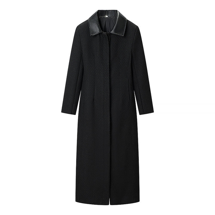 Ladies Tailored Long Coat with Contrasting Shirt Collar and Figure-Shaping Cut Amarae
