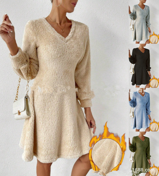 Fluid V-neck dress for women with long sleeves and soft fleece Lune London