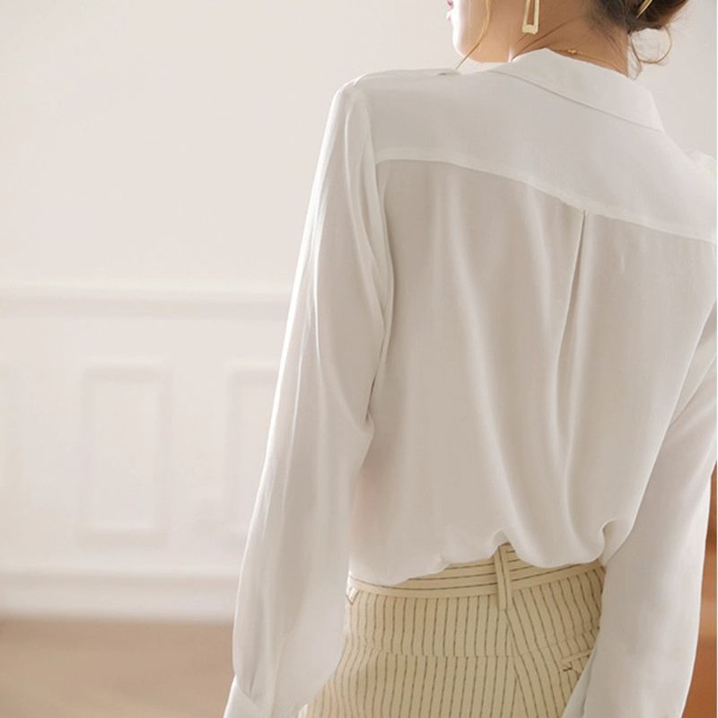 Blouse élégante pour femmes avec poches poitrine pratiques