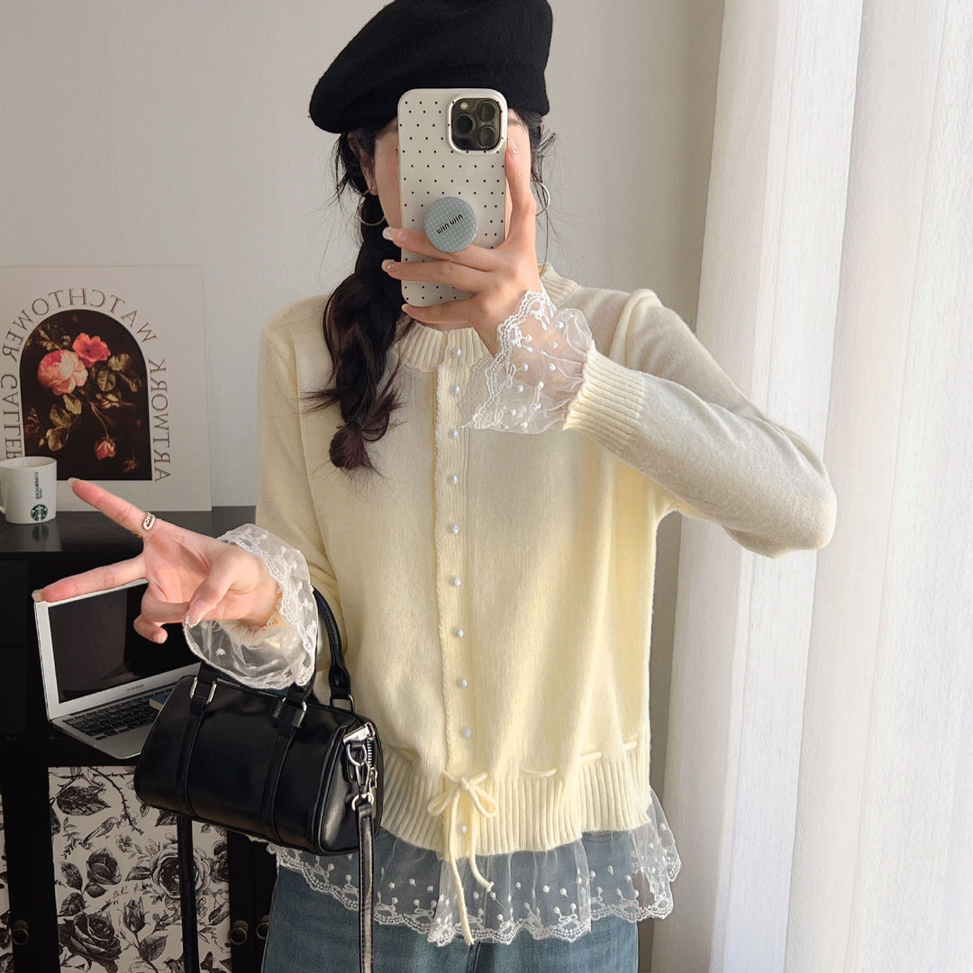 Cardigan pour femmes avec dentelle et détails de boutons Chic & Stil