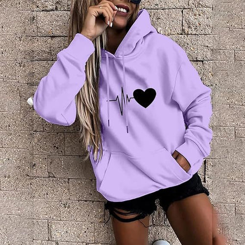 Women's hoodie with heartwarming design and cozy fit Chic & Stil
