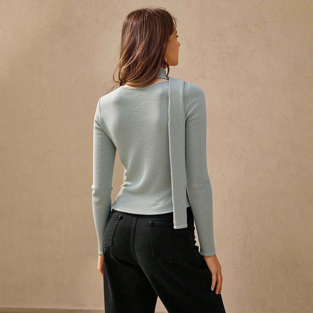 Chemise à manches longues pour femmes avec décolleté en V à boutons et détail de boucle à la mode Chic & Stil
