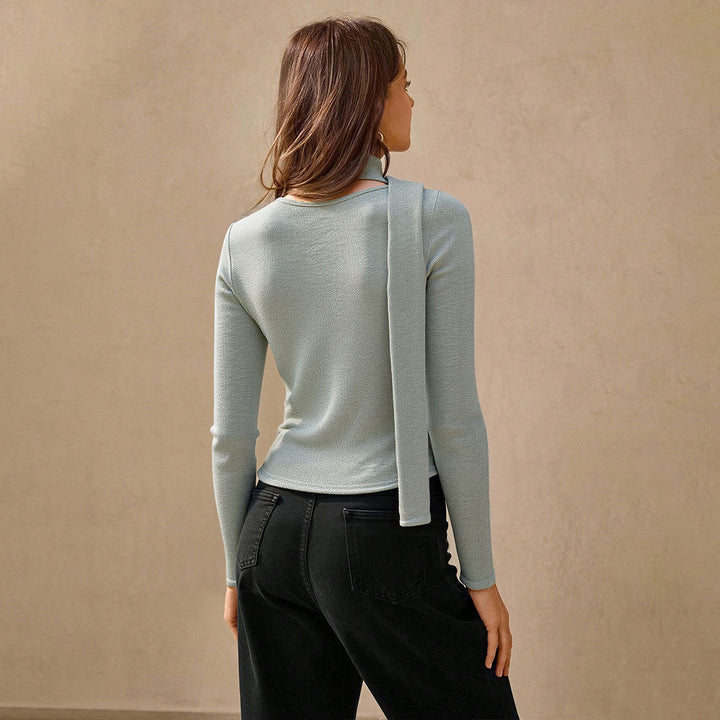 Chemise à manches longues pour femmes avec décolleté en V à boutons et détail de boucle à la mode Chic & Stil