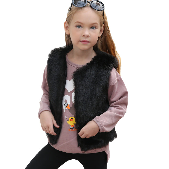 Women's soft faux fur vest with an elegant design Lune London