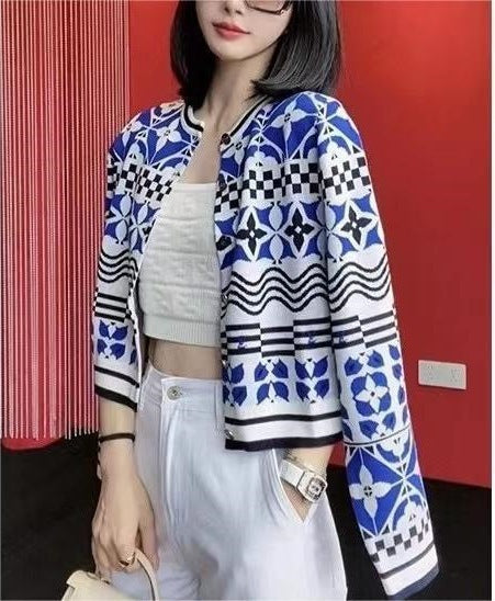 Trendy short jacket for women Lune London